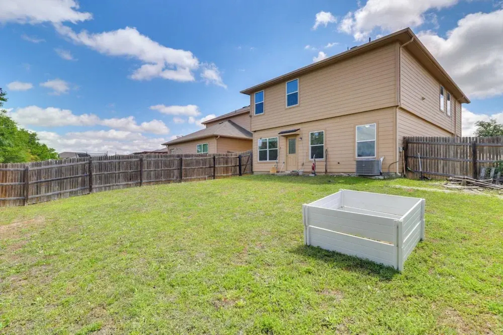 < 20 Mi to Dtwn Austin: Home in Quiet Neighborhood