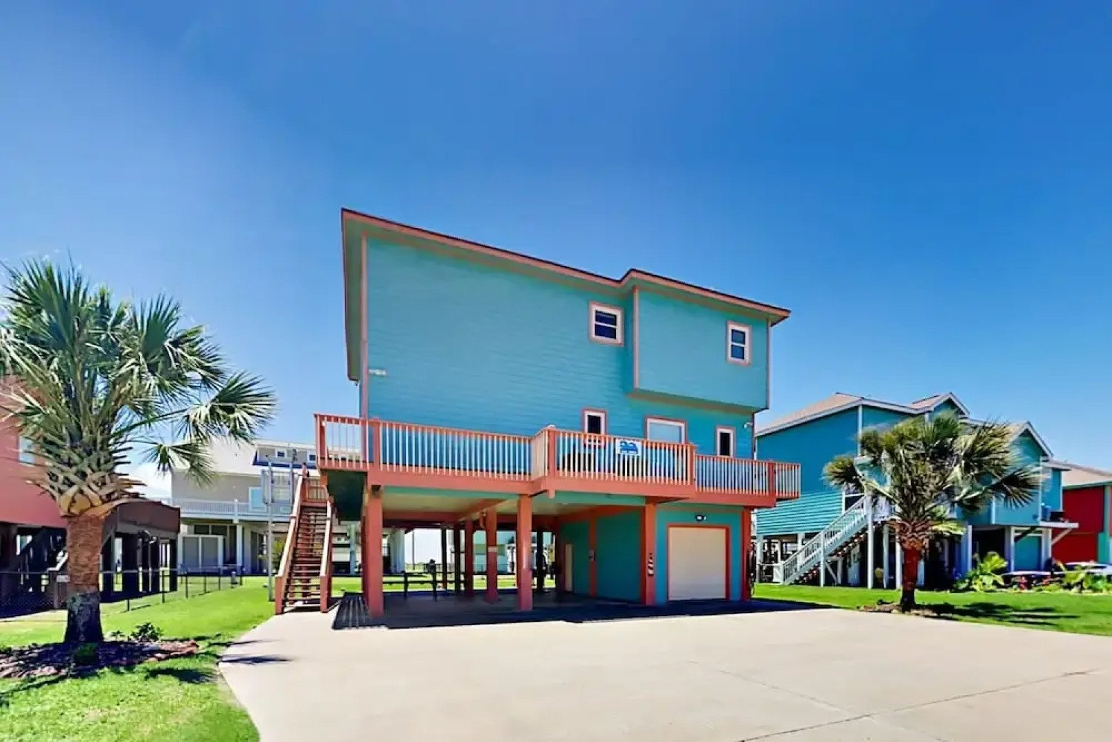Bolivar Peninsula Home 4 Bedrooms 3.5 Bathrooms Home