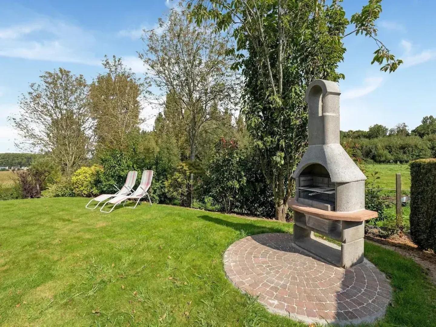 Charming Nieuwpoort Mill Retreat