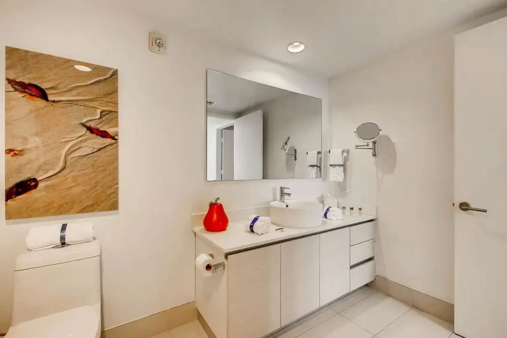 Hallandale Suites by 1stHomeRent