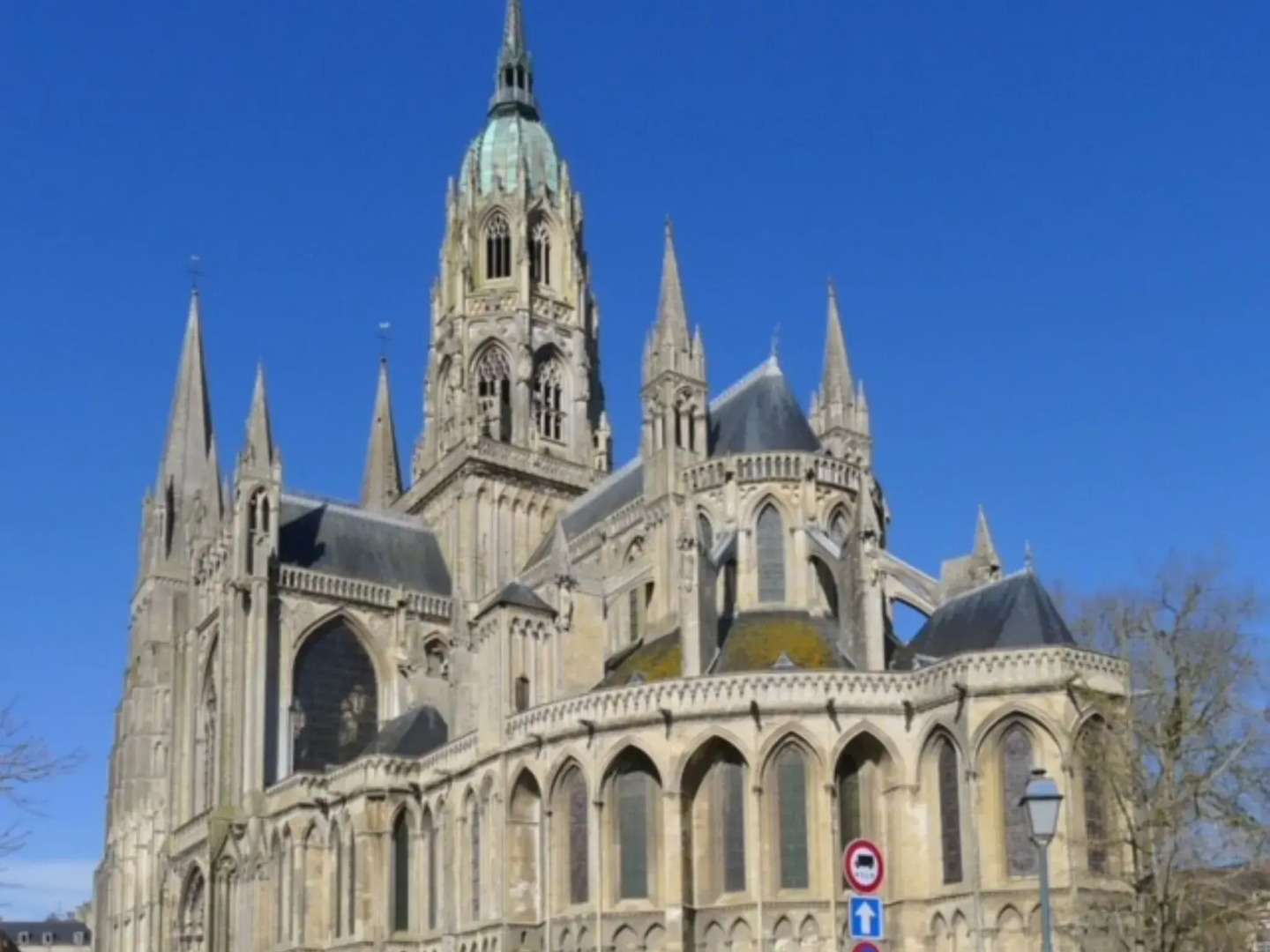 Characteristic holiday villa in Berigny with enclosed garden