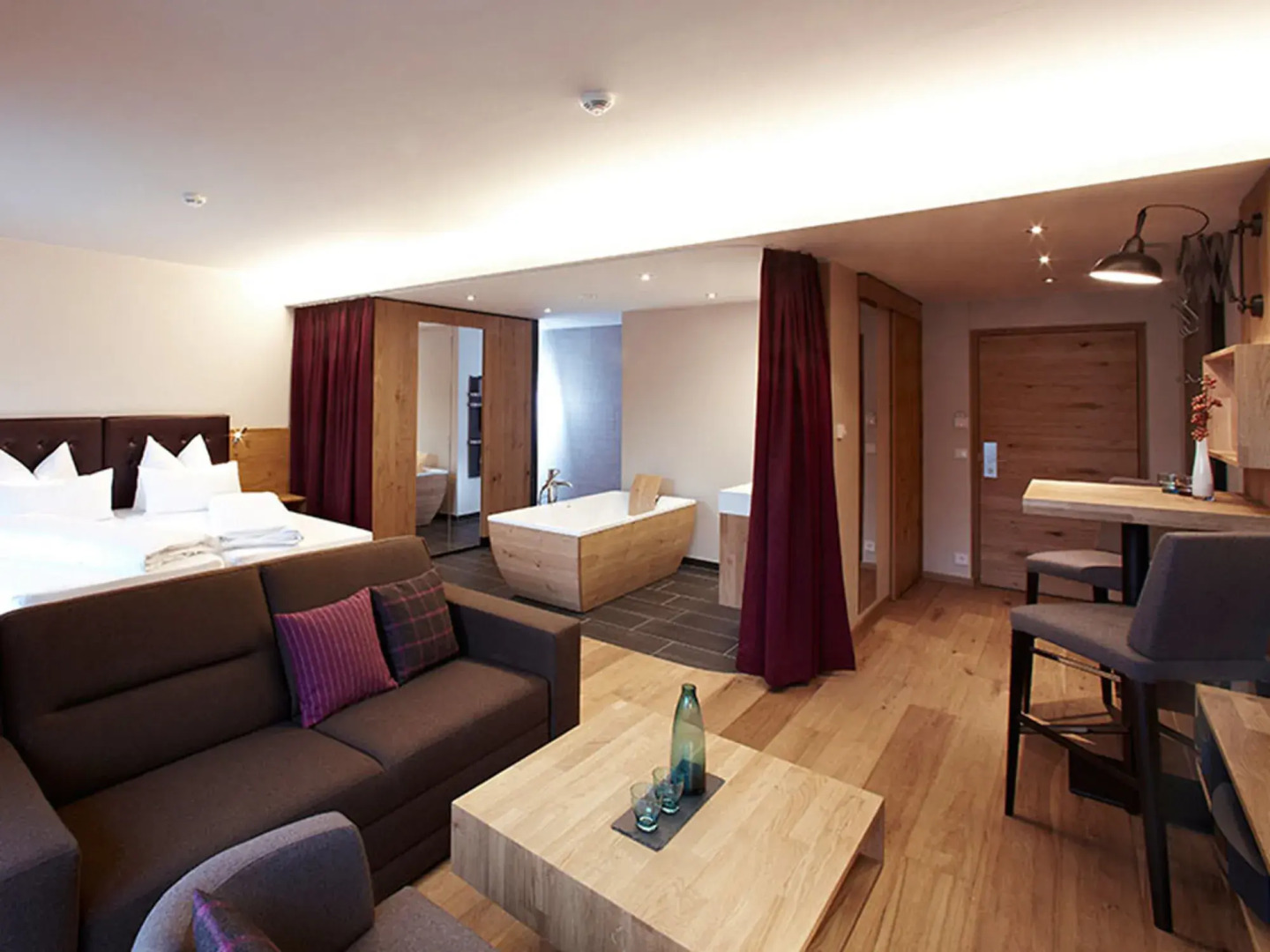 Anthony's Life & Style Hotel