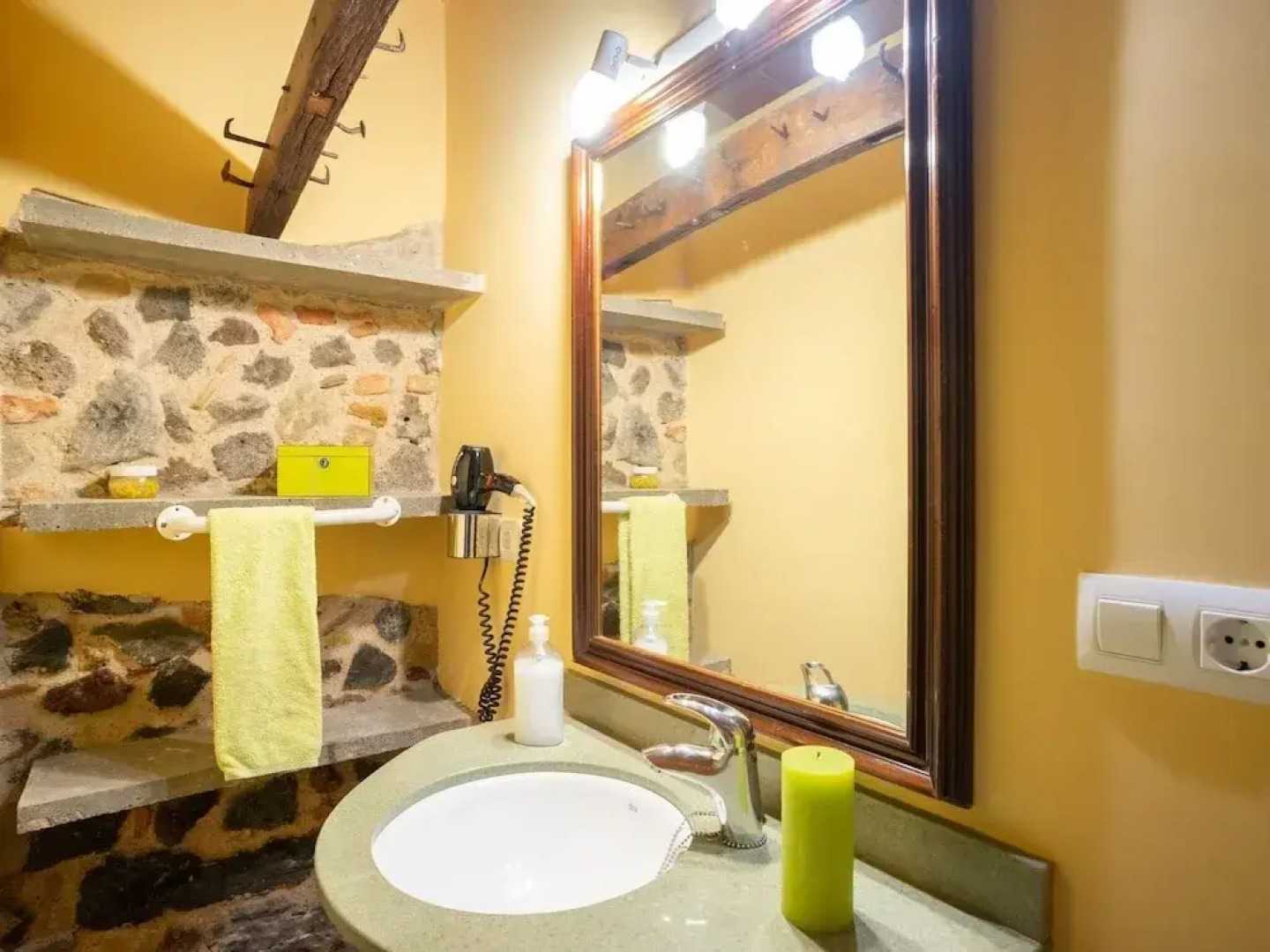 Vibranr Holiday Home in Aiguaviva With Swimming Pool