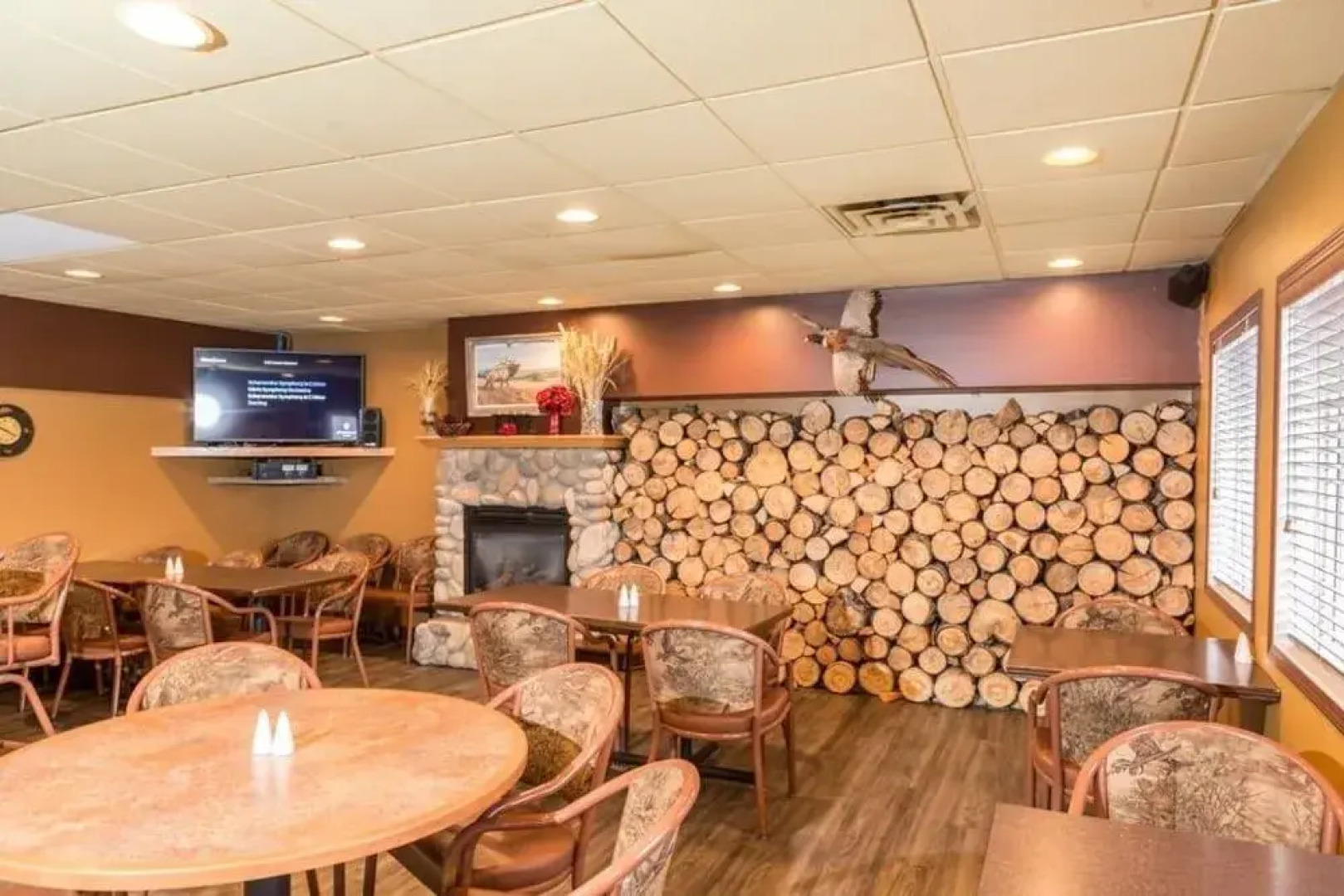 Elkwater Lake Lodge and Resort