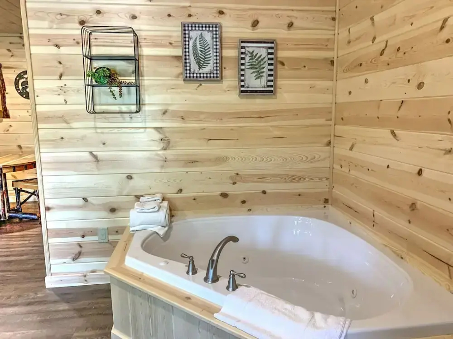 Cricket Hill Lodge & Cabins