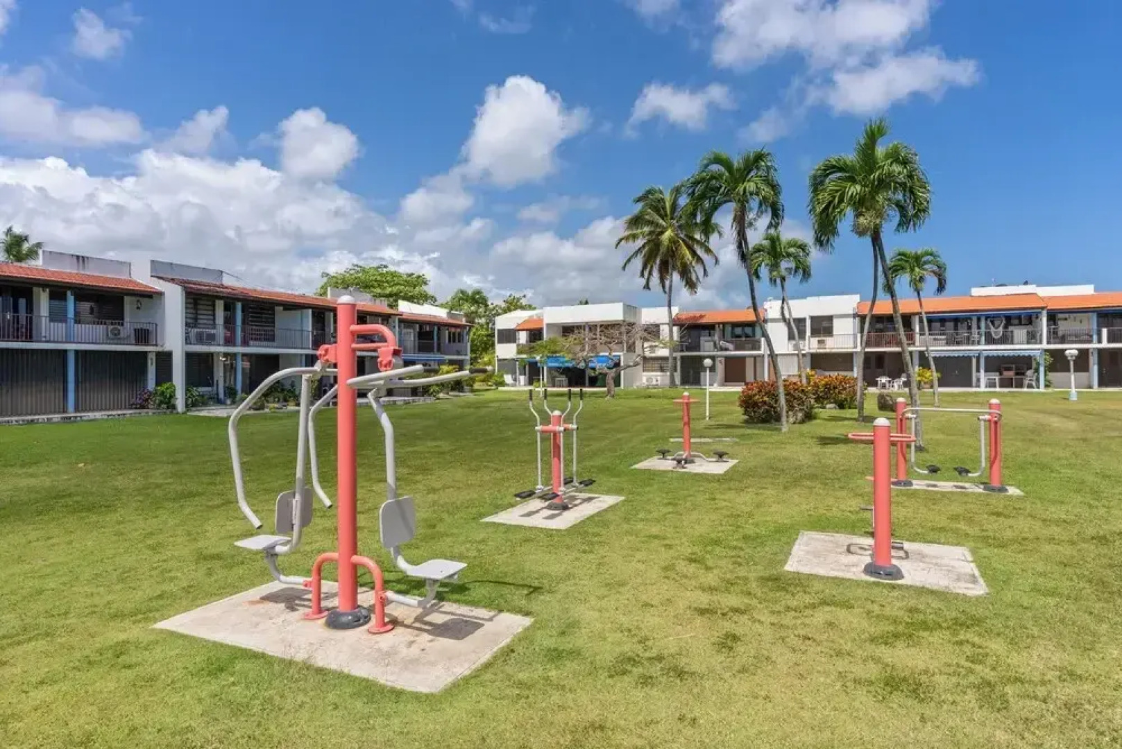 Playas Del Yunque Condo: Pool & Beach Access