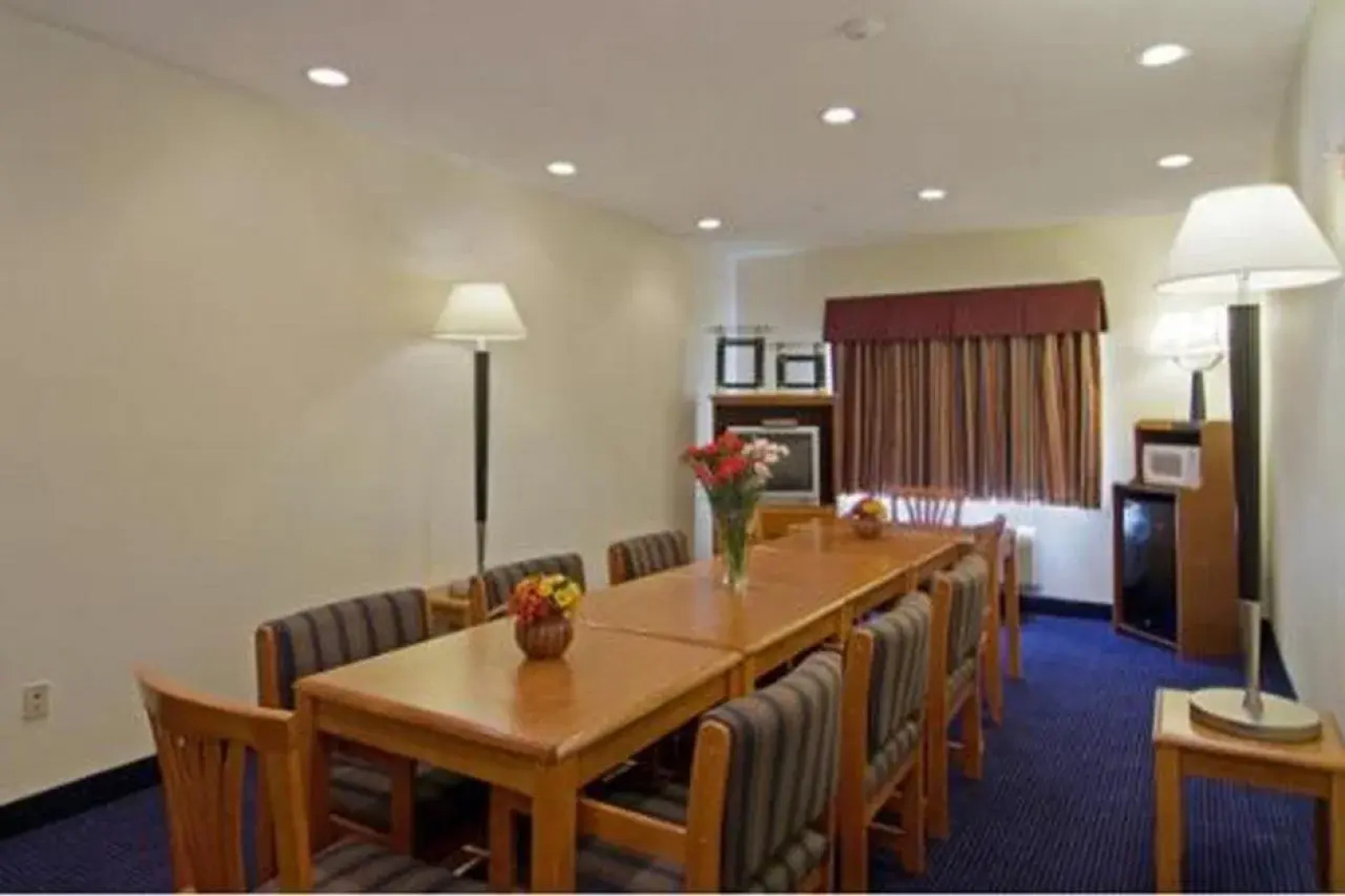 Americas Best Value Inn & Suites Bush Intl Airport