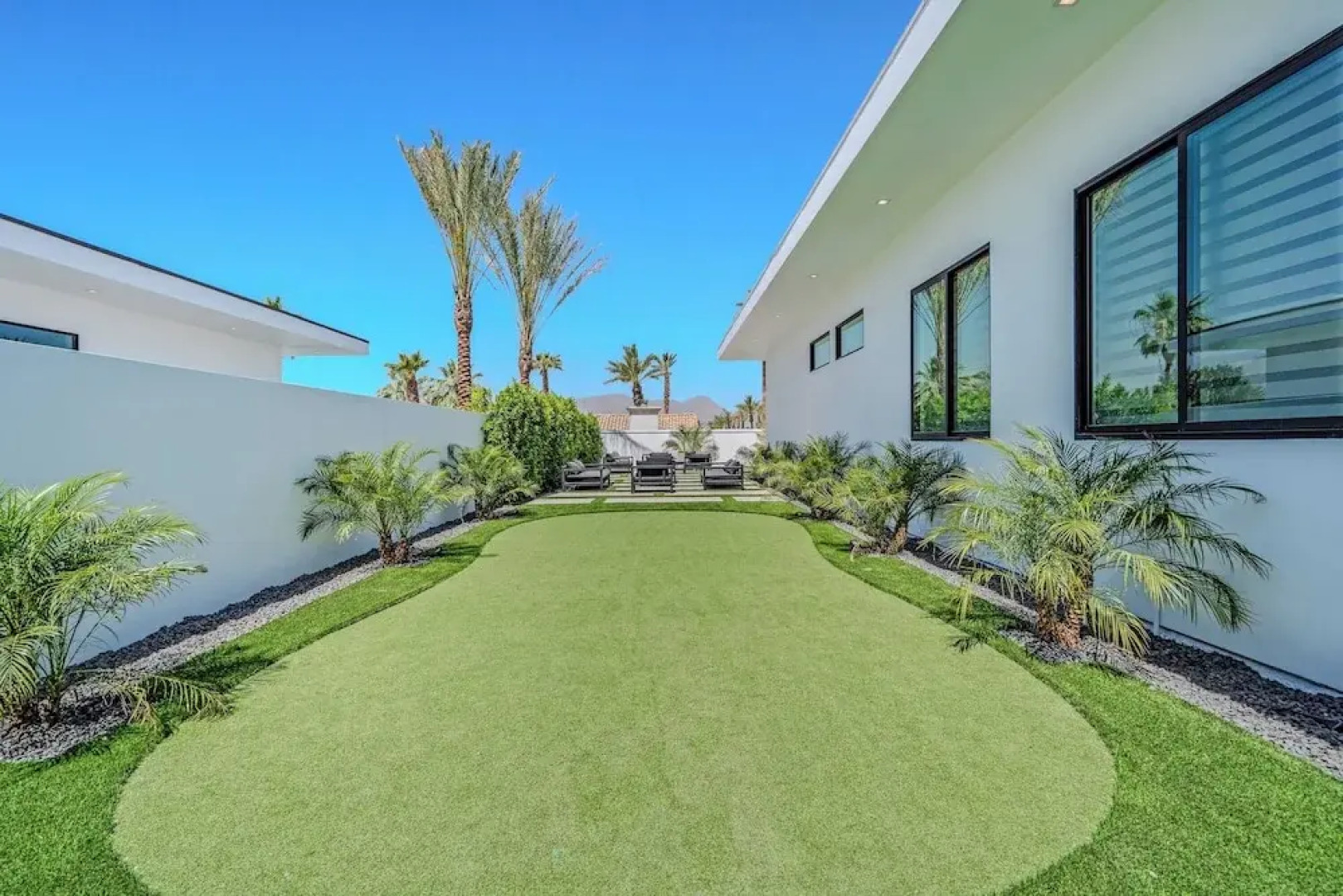 Sleeps 31 2 Luxury Villas w/ Pool + Spa, Putting Green Bravo by Avantstay