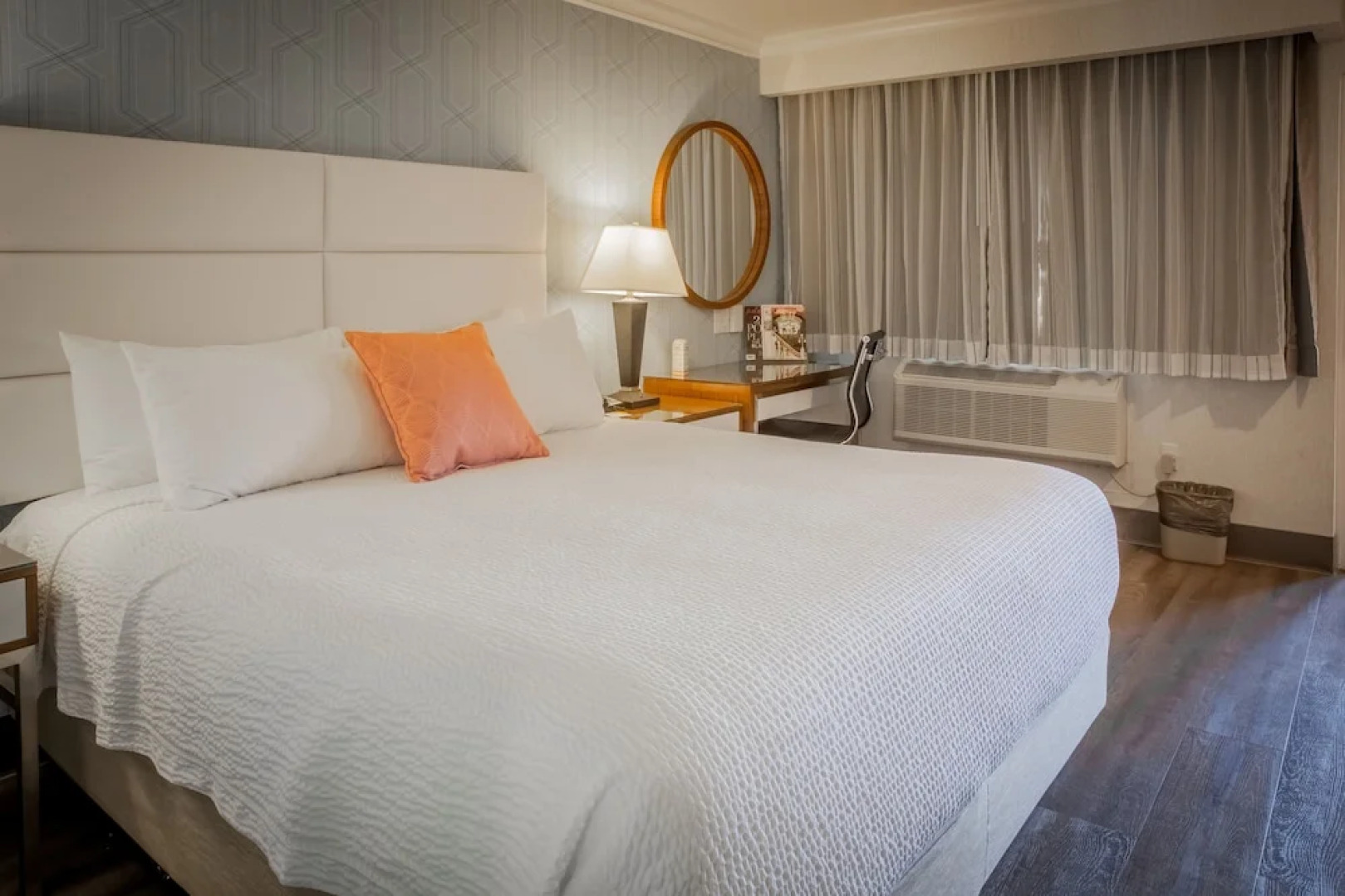 Pasadena Rose & Crown Hotel