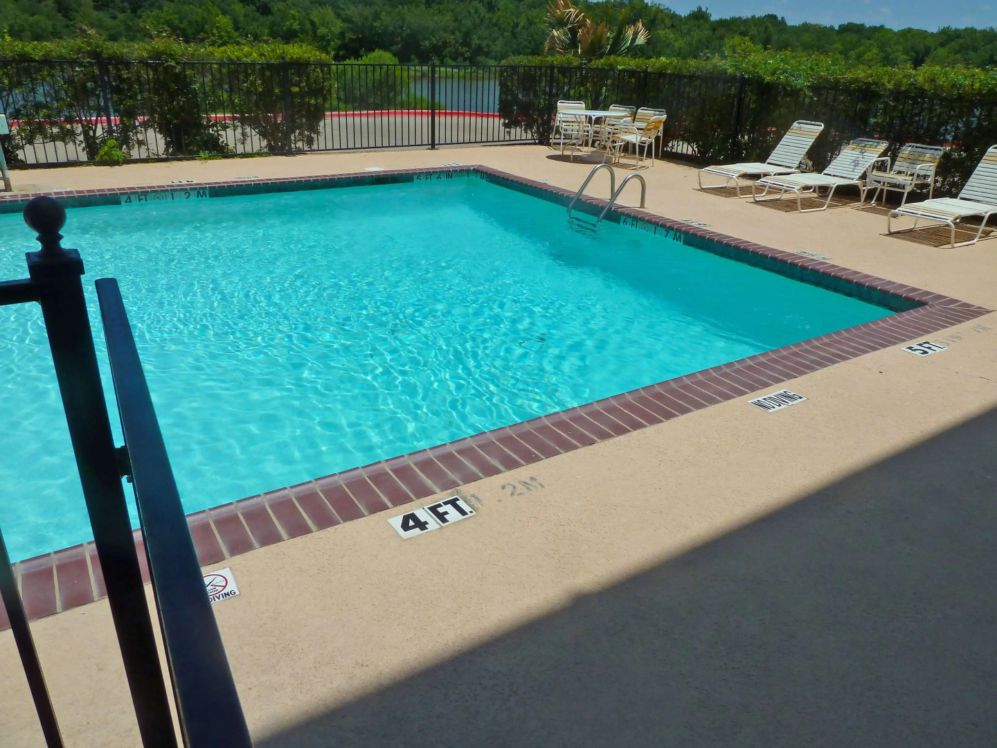 Americas Best Value Inn & Suites Gun Barrel City