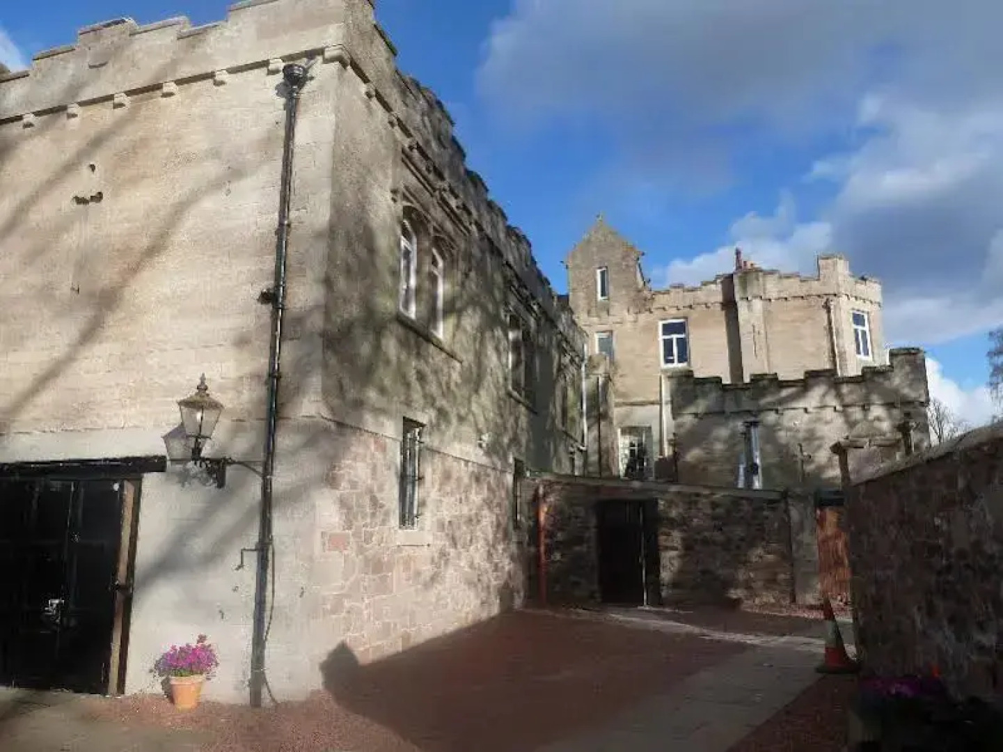 Shieldhill Castle Hotel