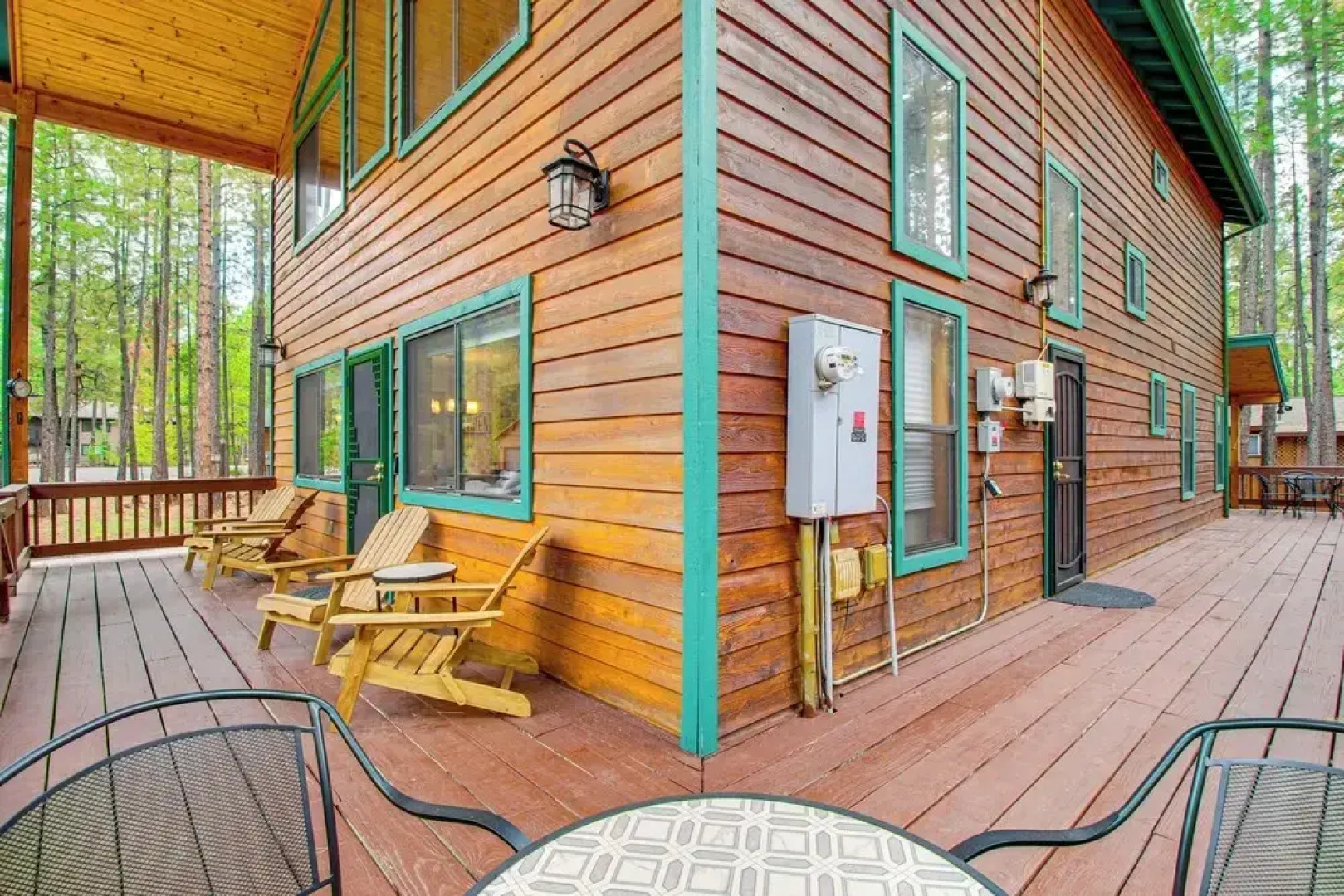 Pet-friendly Cabin w/ Fire Pit in Pinetop!