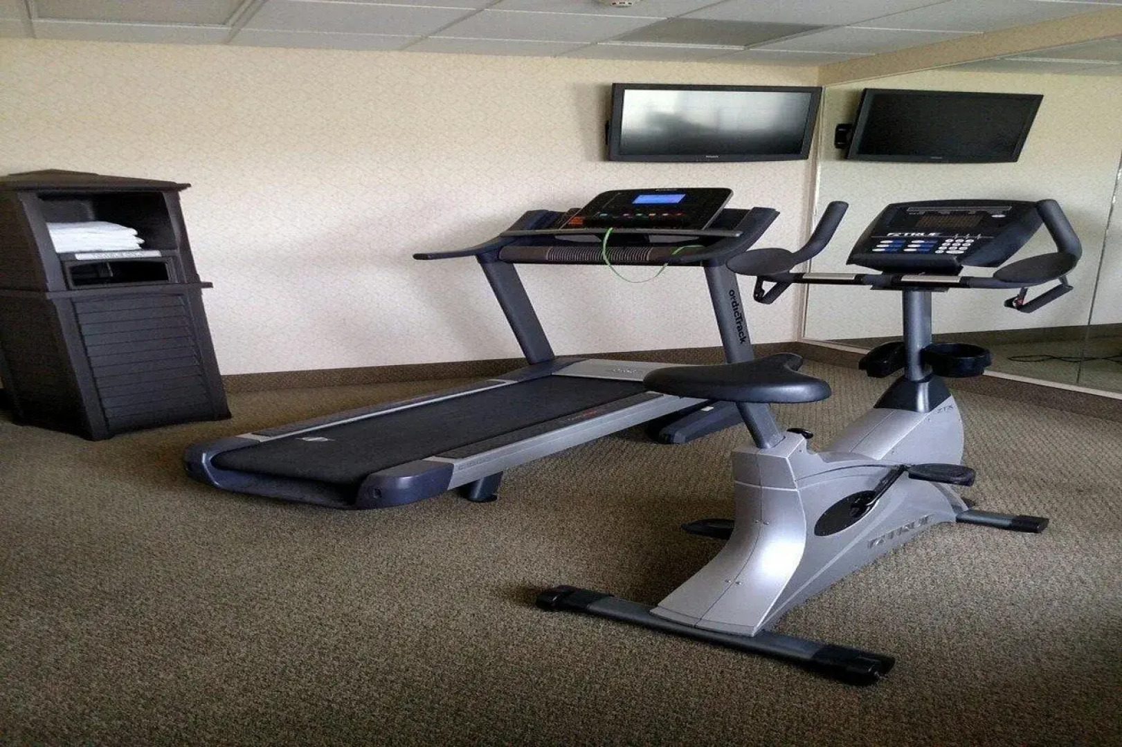 Holiday Inn Express Toledo West - Napoleon by IHG