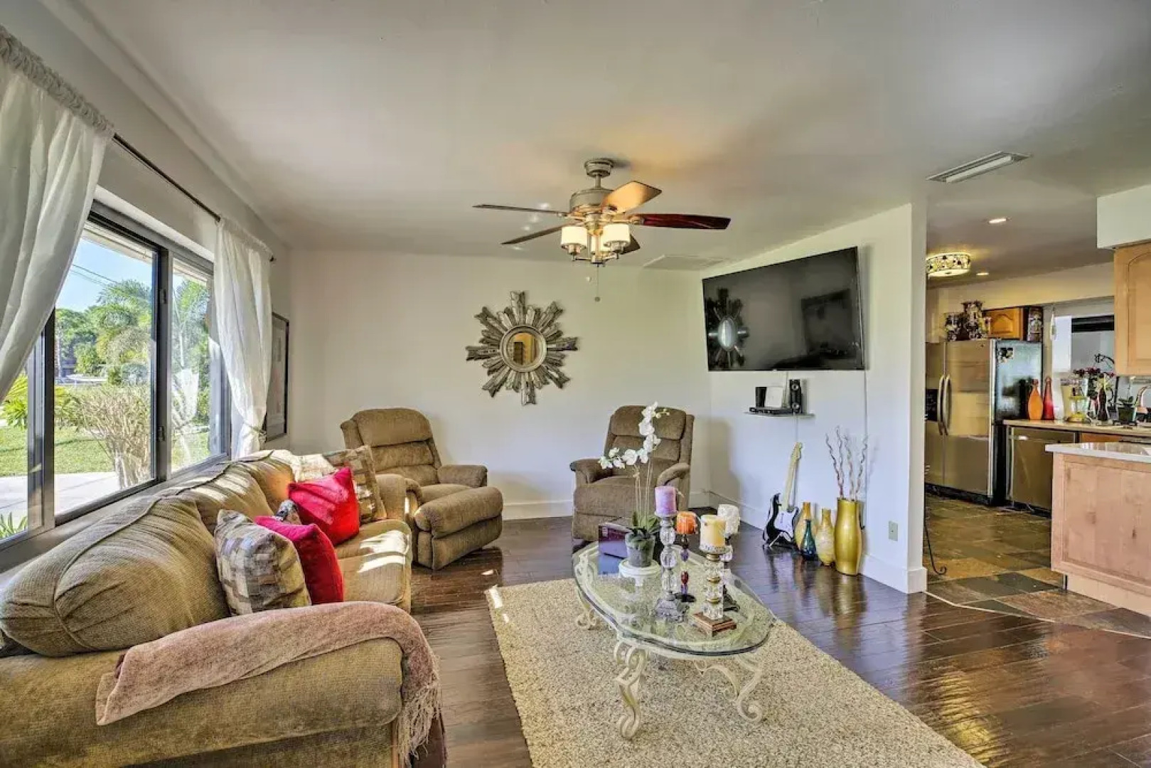 Pet-friendly Oasis w/ Deck & Fire Pit in Bokeelia!