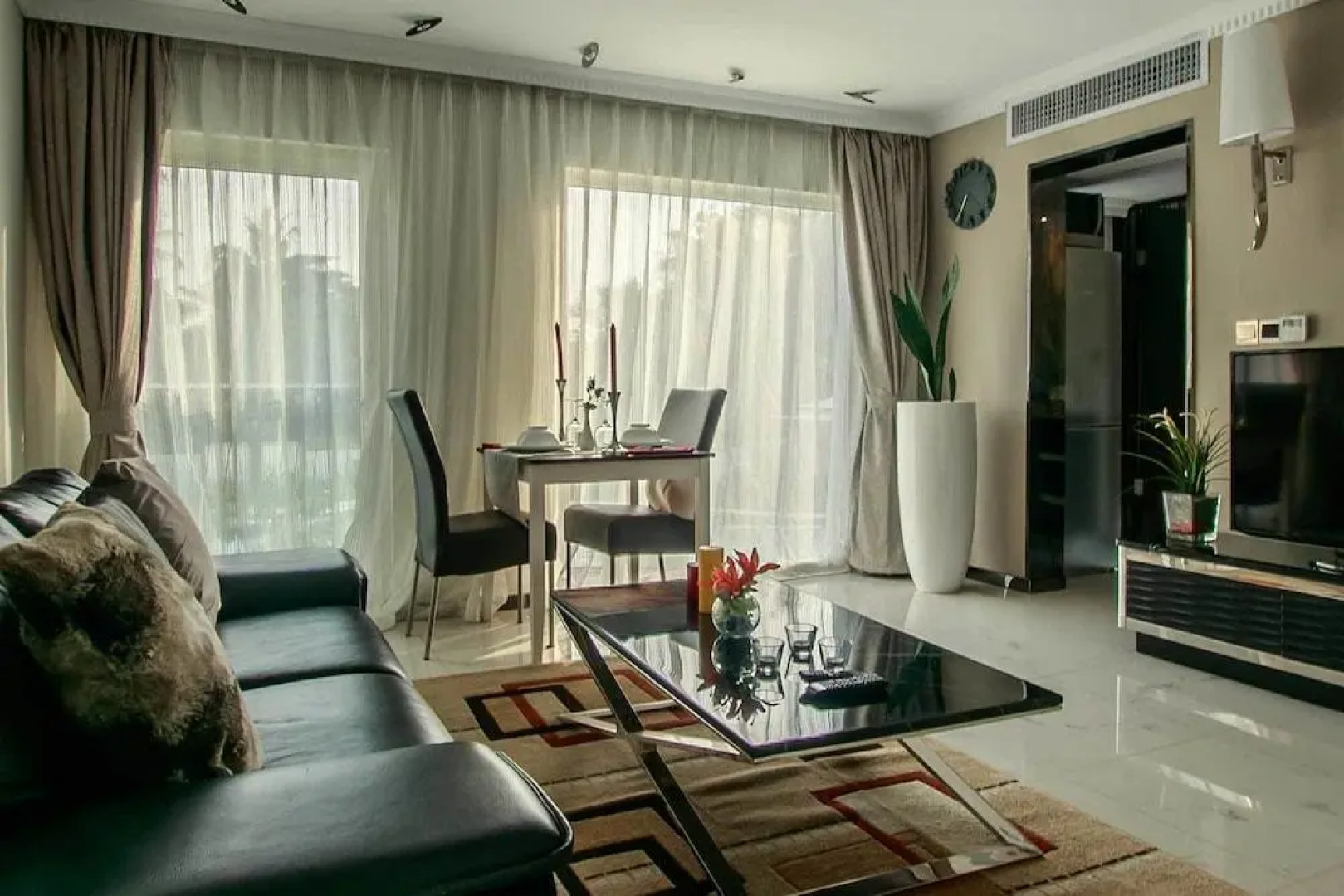 Red Mango Apartment Hotel