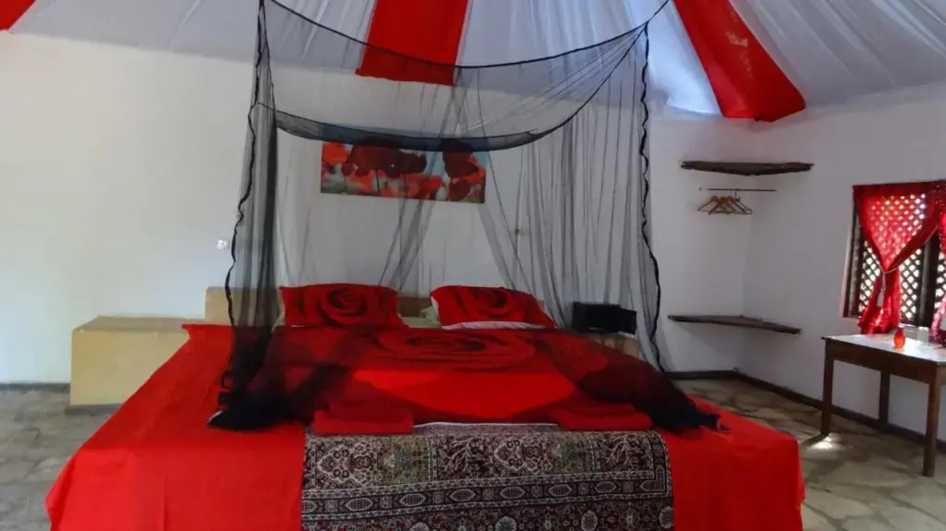 Gecko Nature Lodge & Swahili Divers