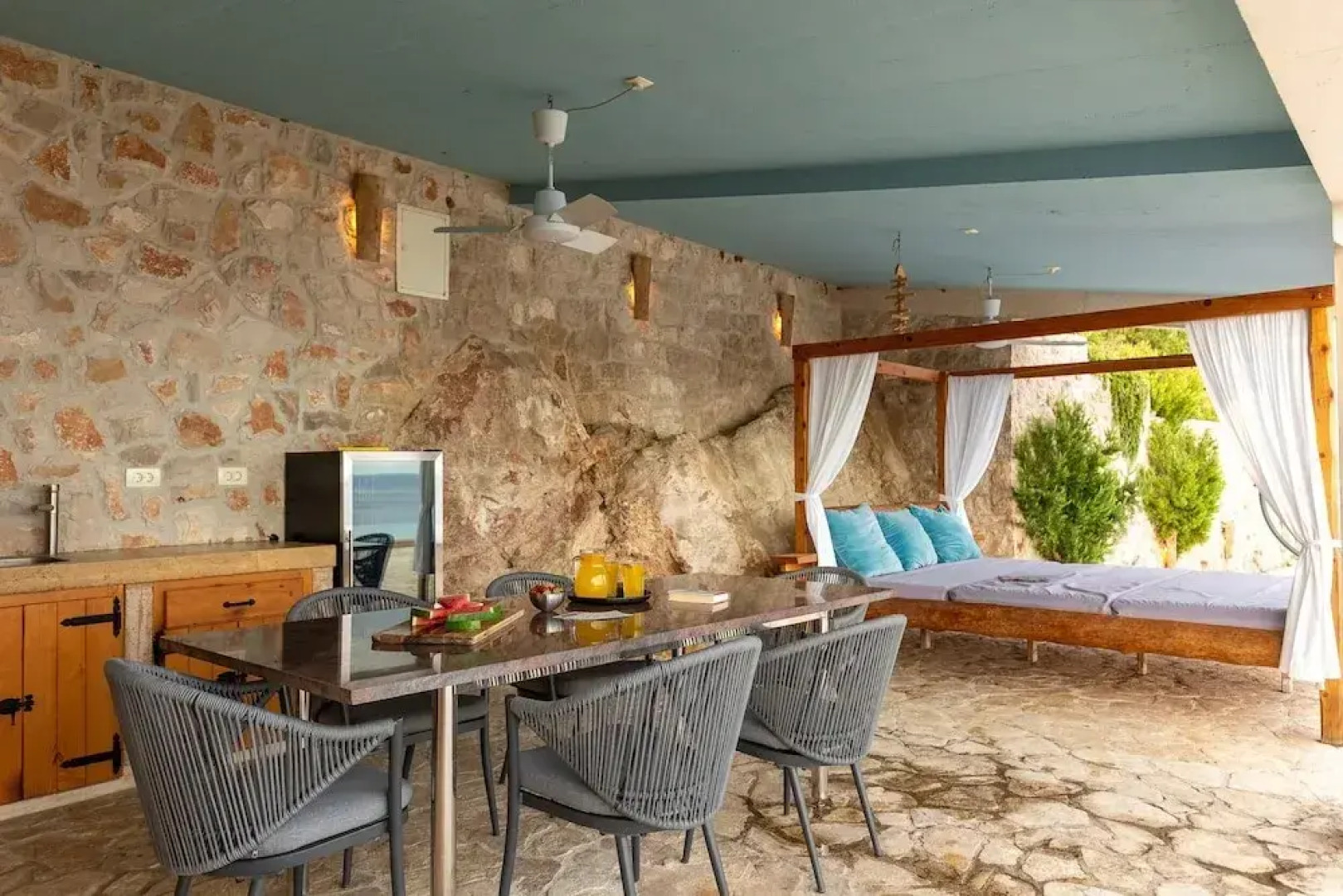 Stone Houses Dingač