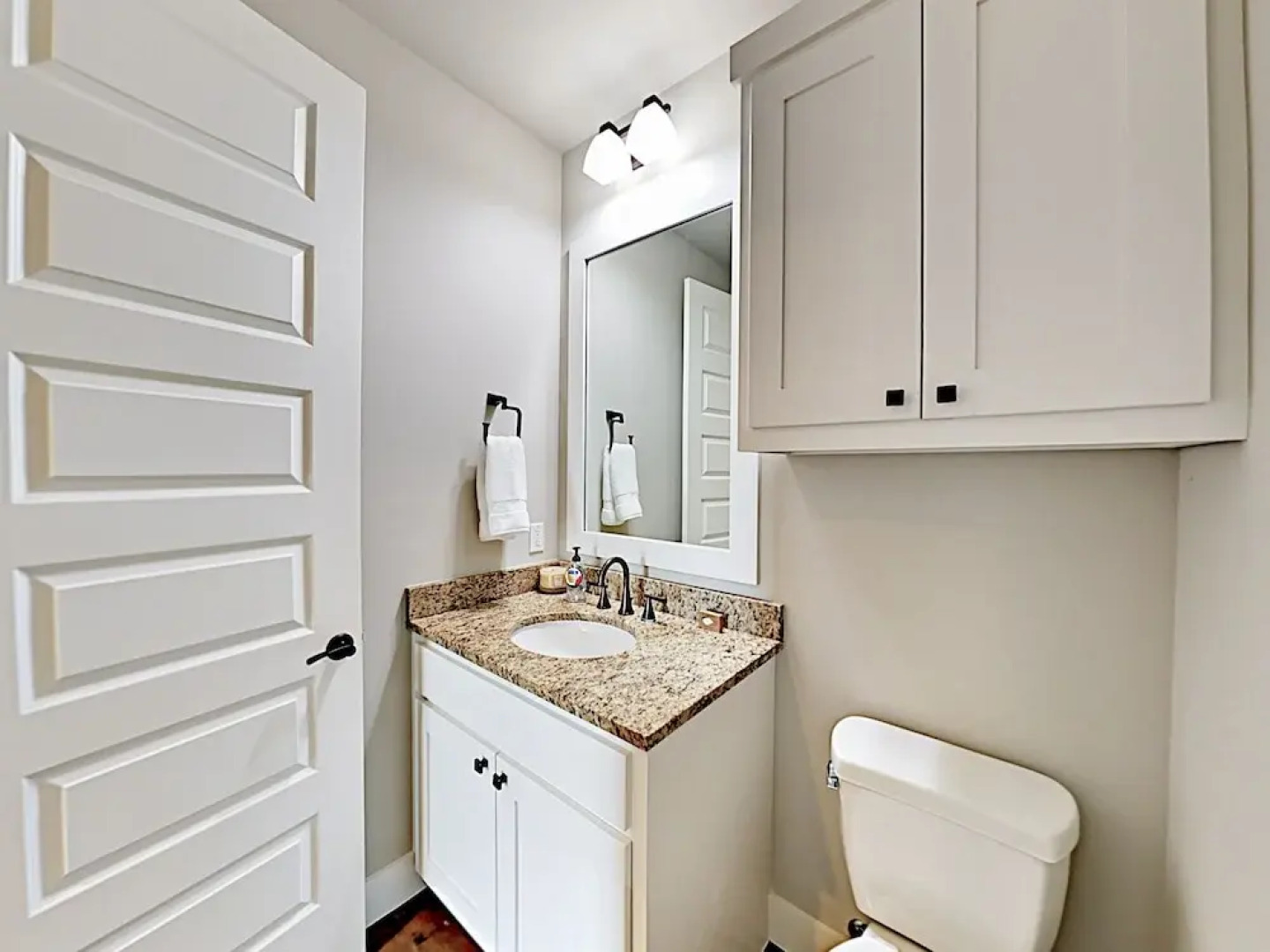 Luxe Waterfront - 3 Br Home