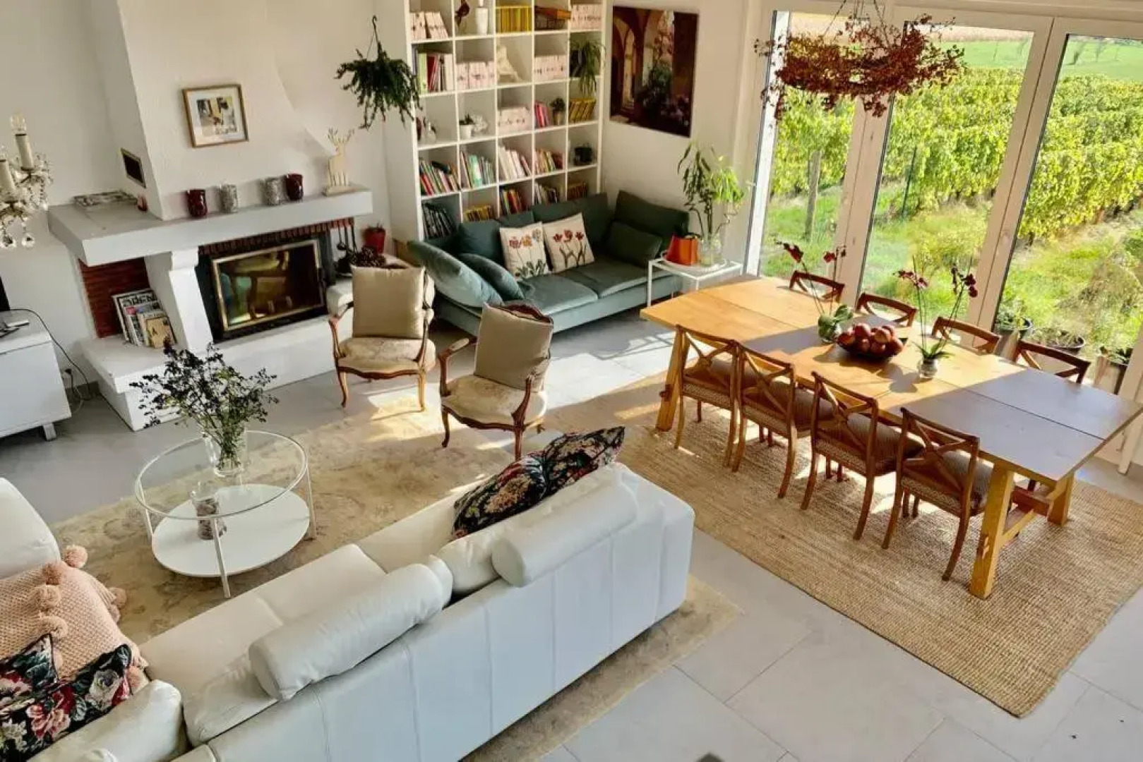 Stunning 6-bed Villa in Etoy