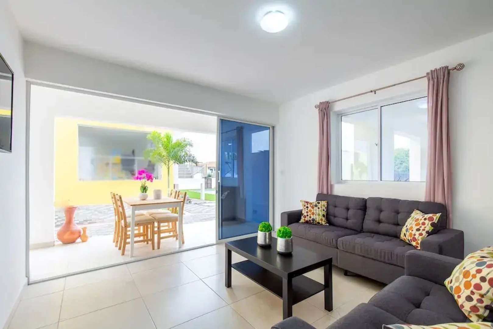 Luxury 2BR Apartment With Pool - Great Location