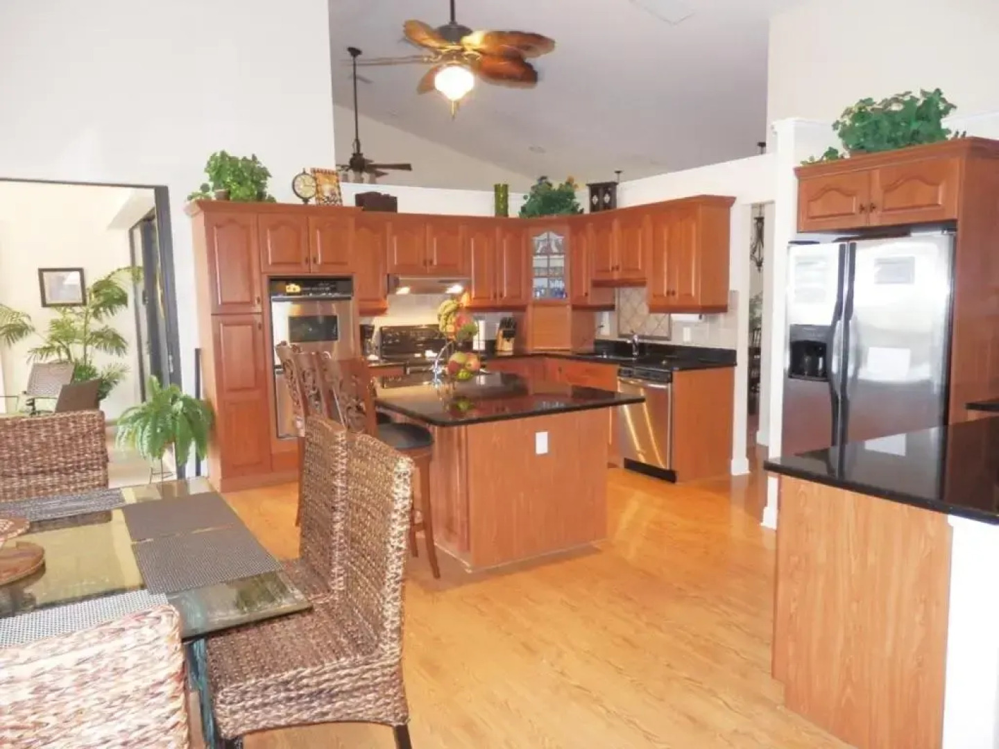 Privacy in Paradise - Private Villa with heated pool and spa - sleeps 6