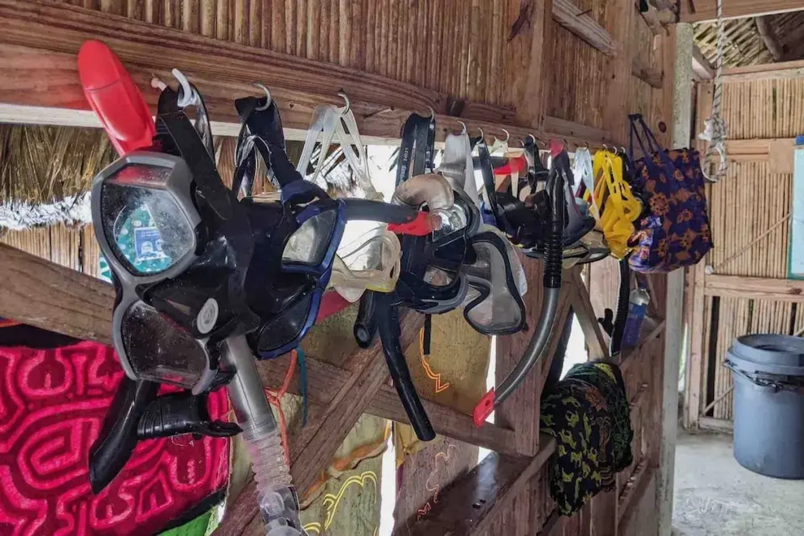 Cabins on paradise San Blas island