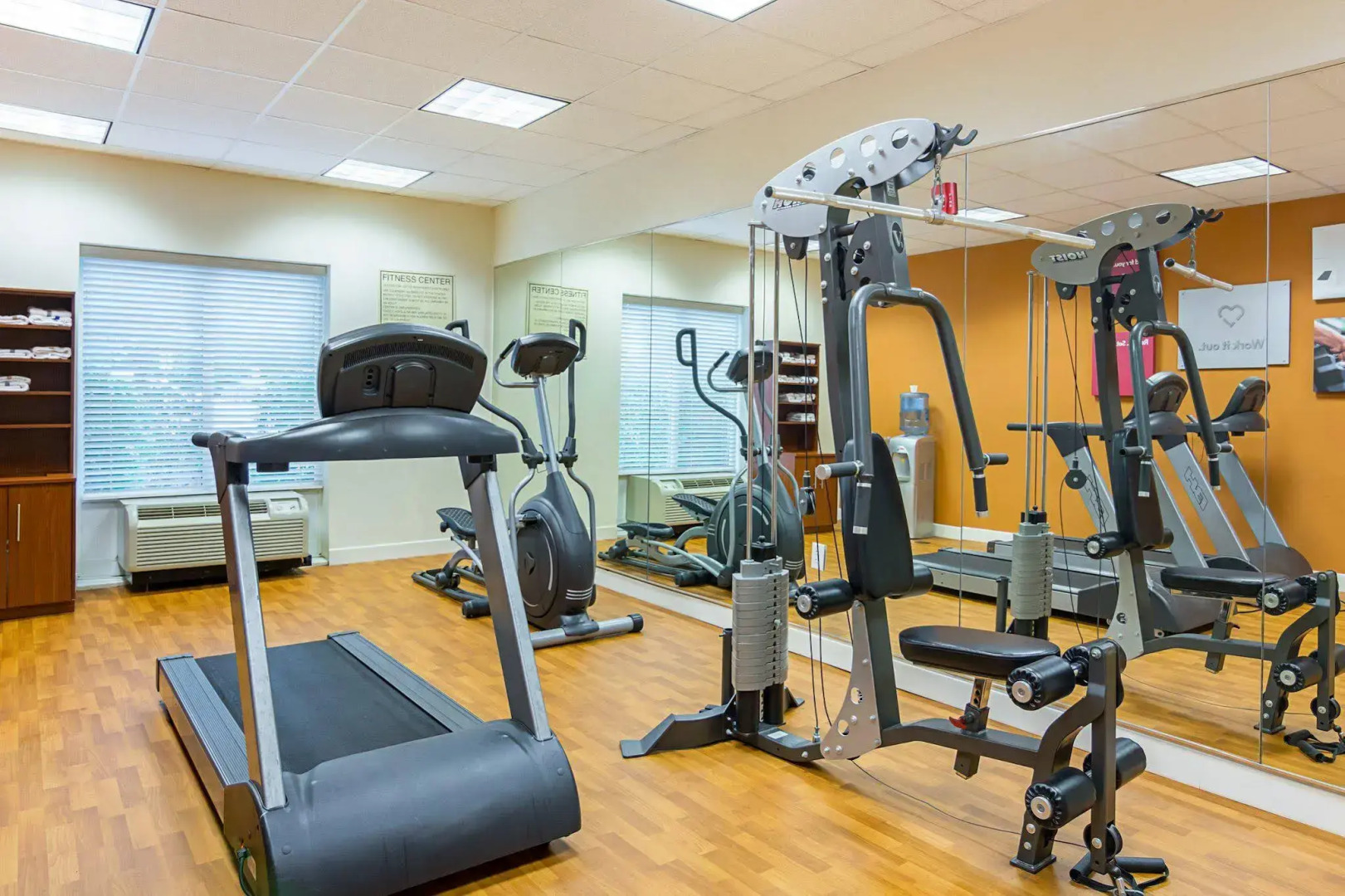 Comfort Suites At Virginia Center Commons