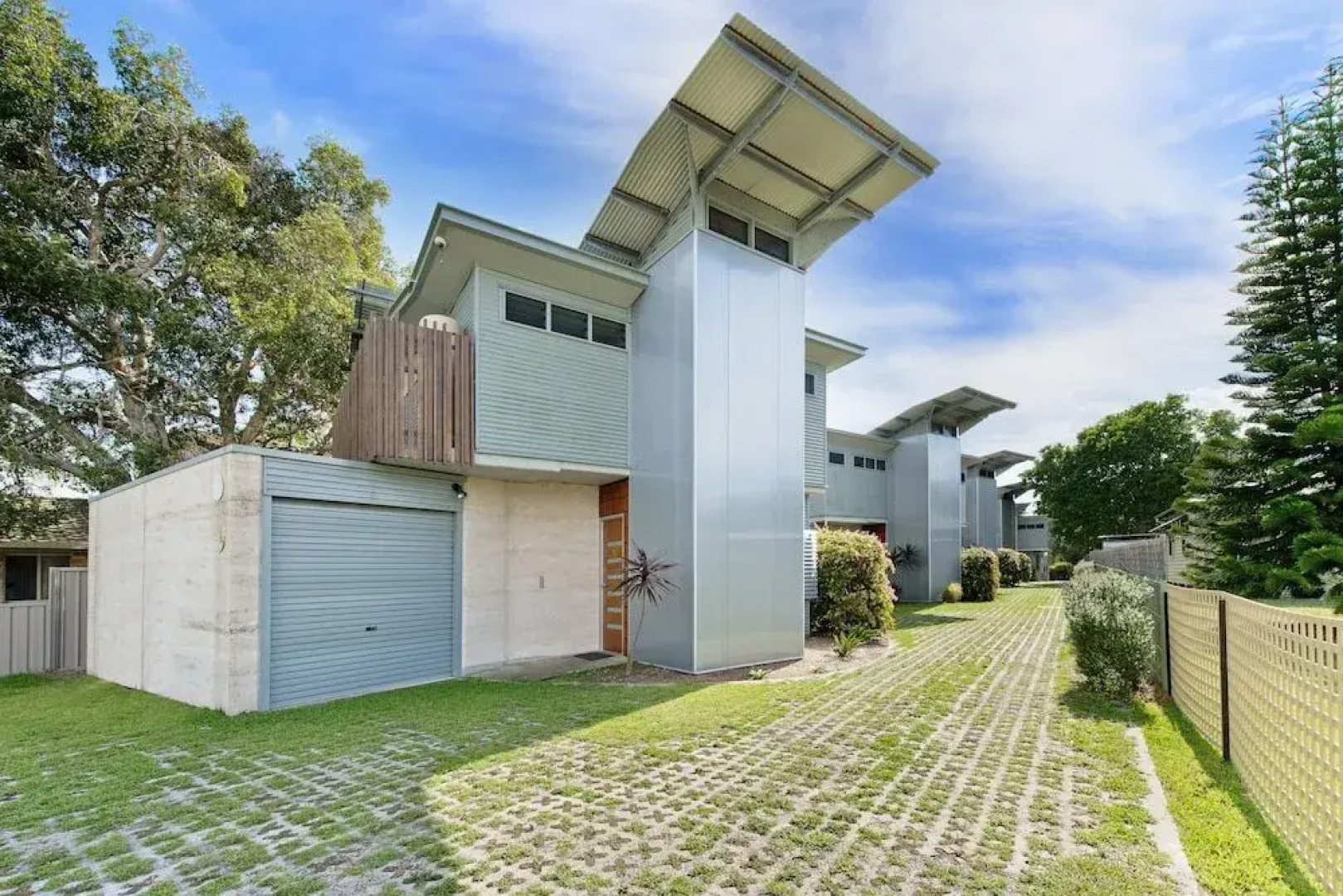 Sun Worship Crescent Head