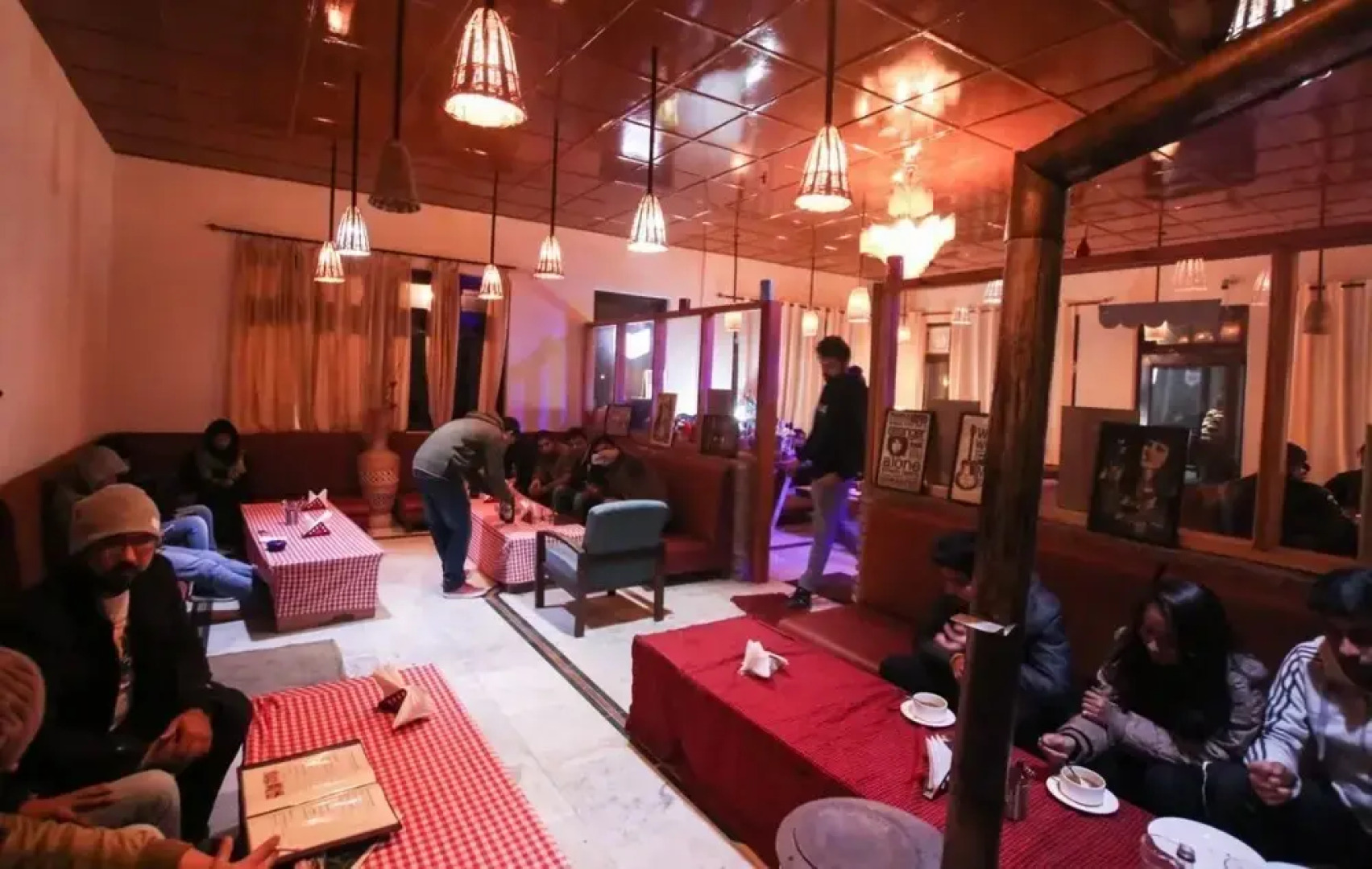 The Rainbow Inn & Cafe