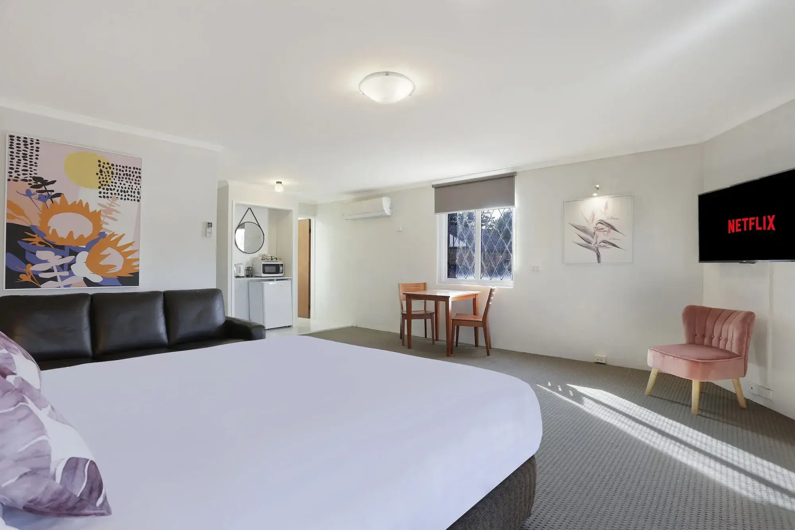 Waves Motel and Apartments