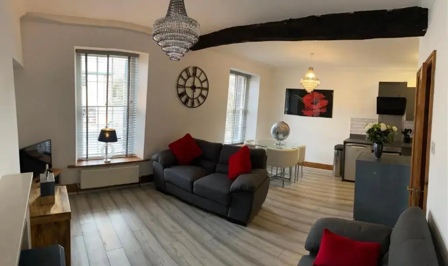 Crown and Cushion Appleby