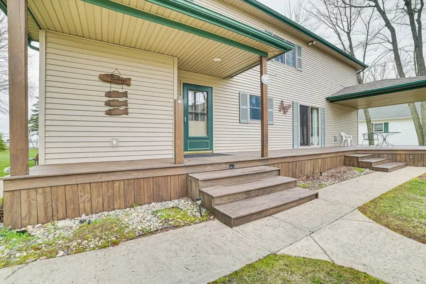 Family-friendly Houghton Lake House: Steps to Lake