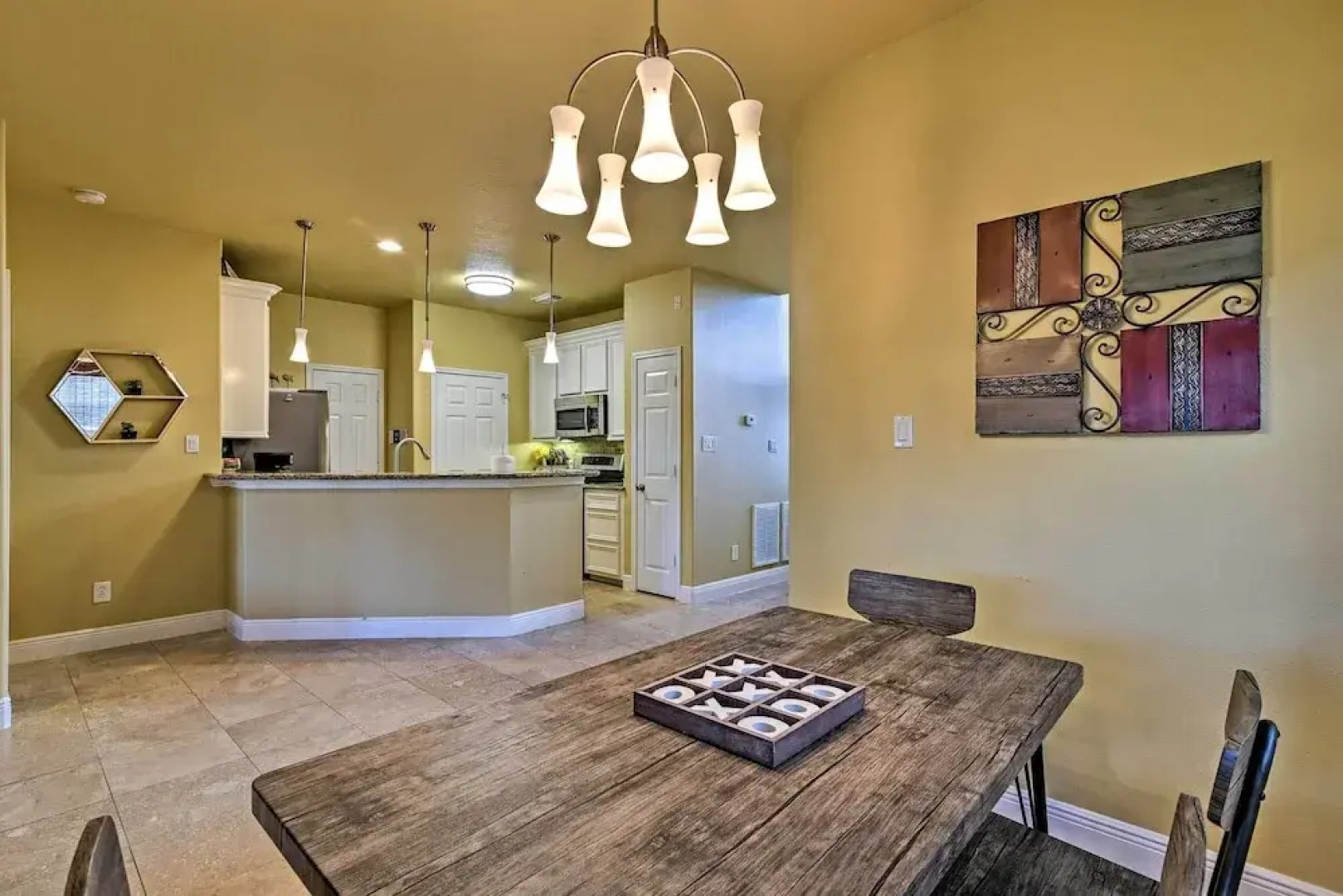 Walk to Ocean: Lakefront Dickinson Stucco House!