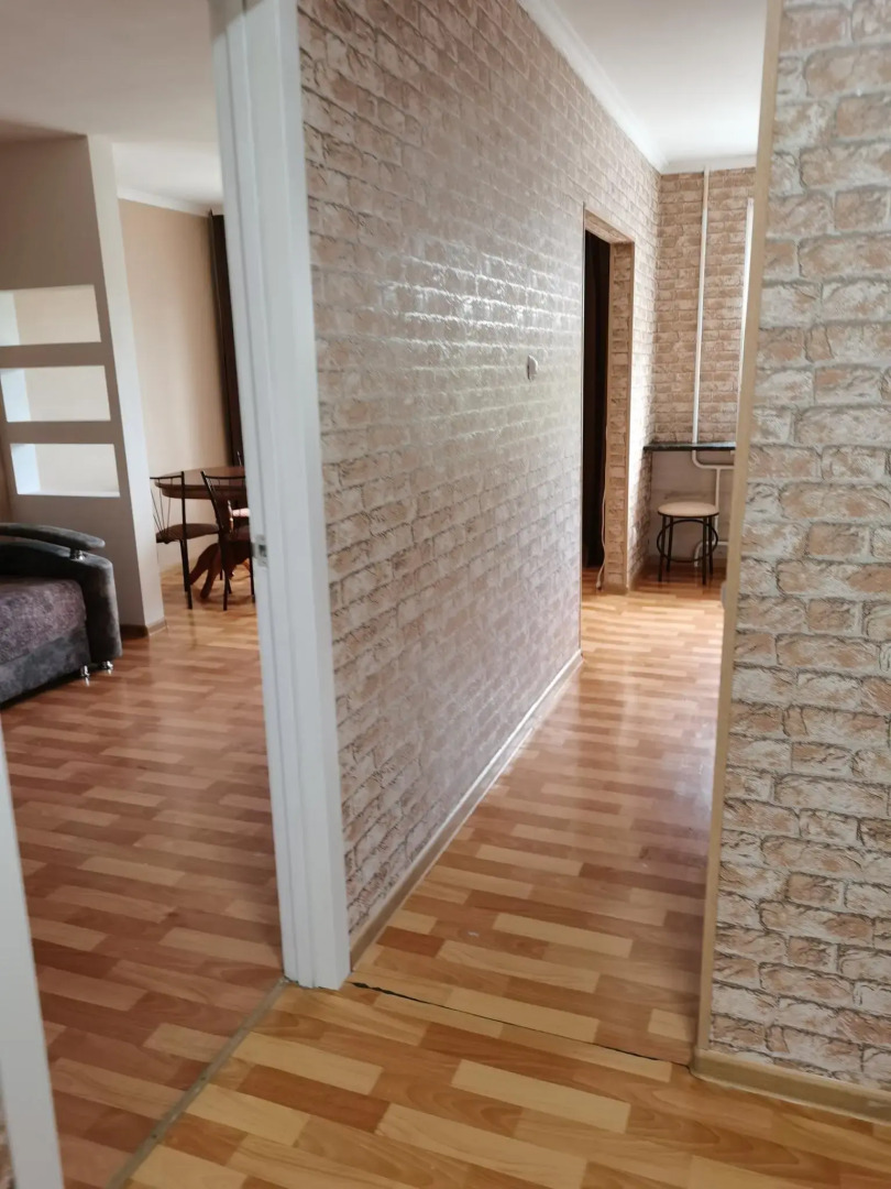 Сутки как дома на Сафьяновых, 1