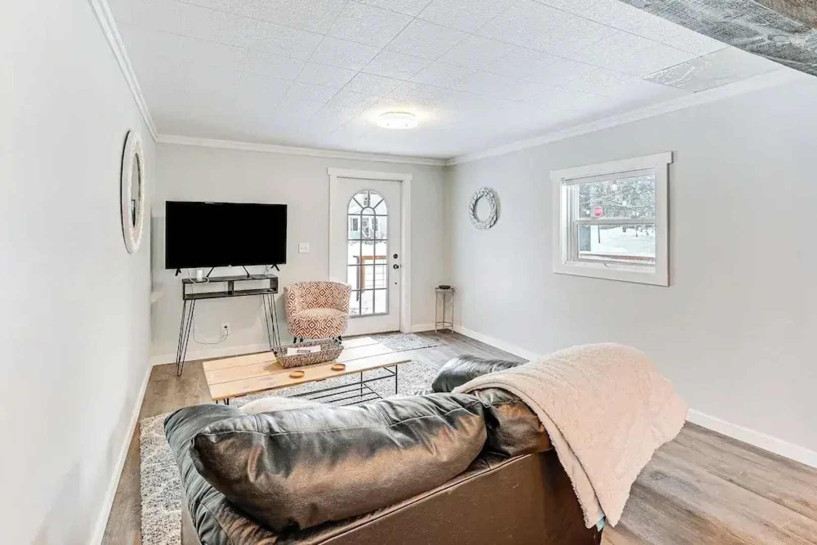 1 Mi to Main Street Polson: Updated Home w/ Deck!