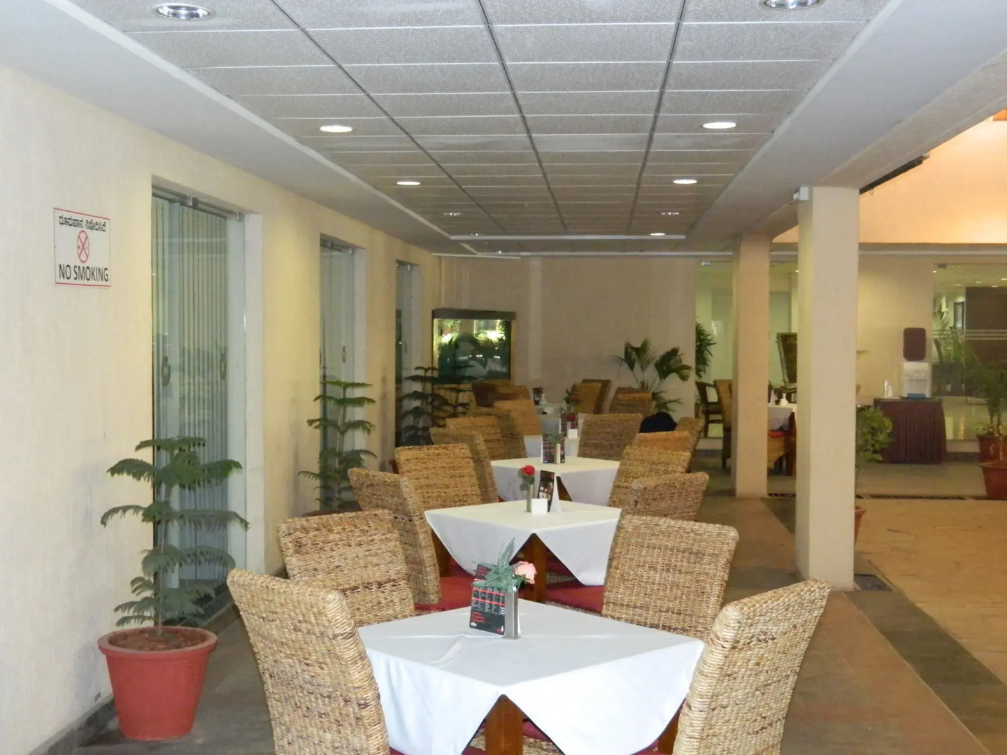 Featherlite Evoma Hotel