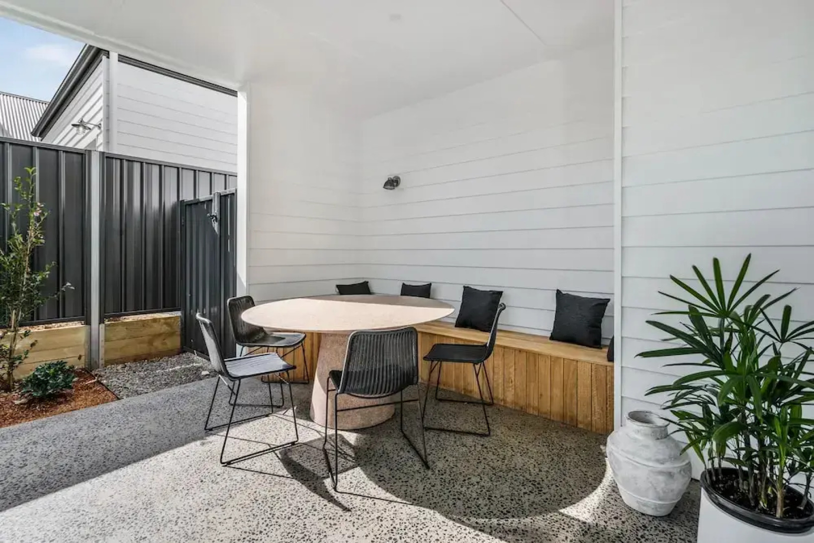 Maple Suite, Berry - by Linnaeus Collection