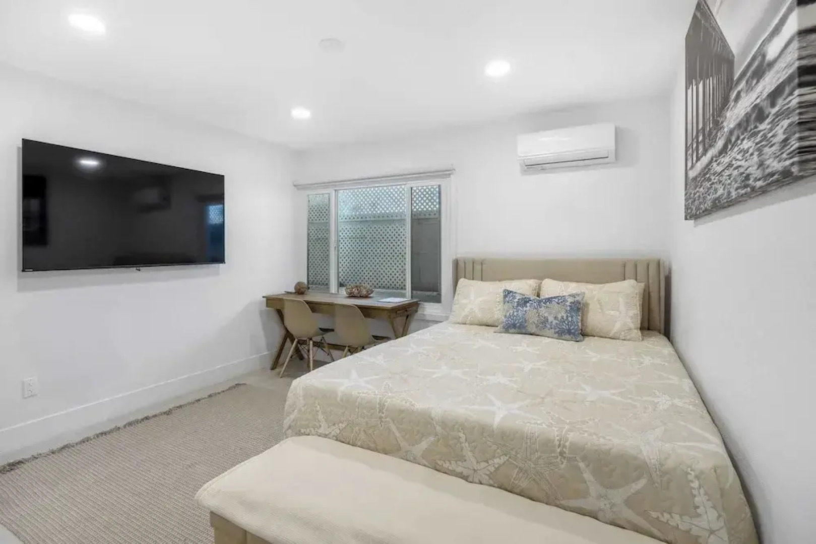 Steps to the Beach, Firepit & Patio Long-term Newport Beach Stay Coastal Cove