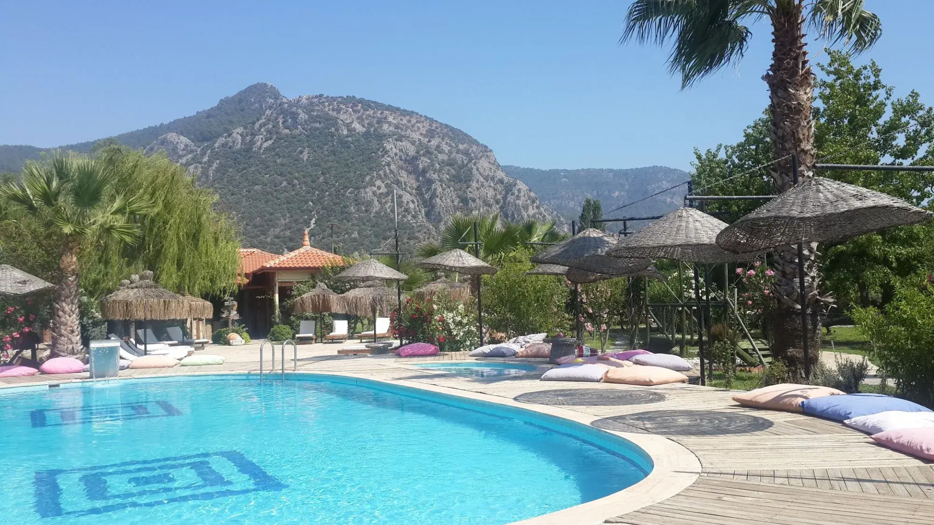Bahaus Resort