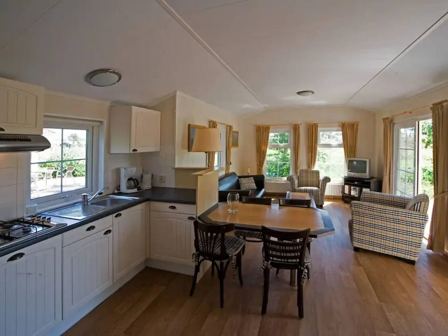 Nicely Decorated Chalet With Dishwasher, Located on Texel