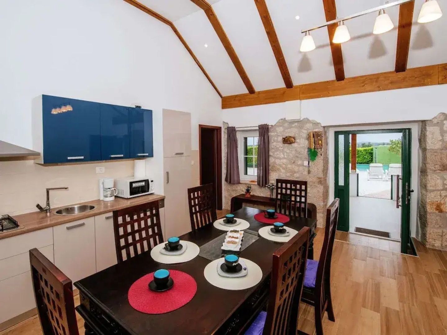 Private Estate With 2 Infinity Pools