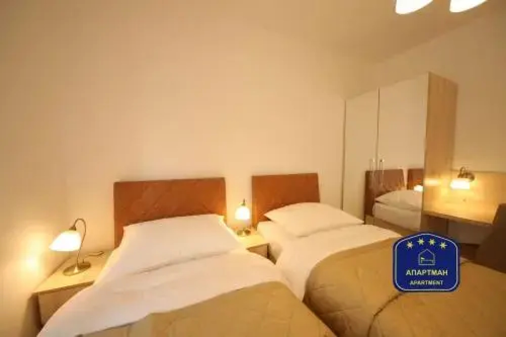 Wing Club Apartments