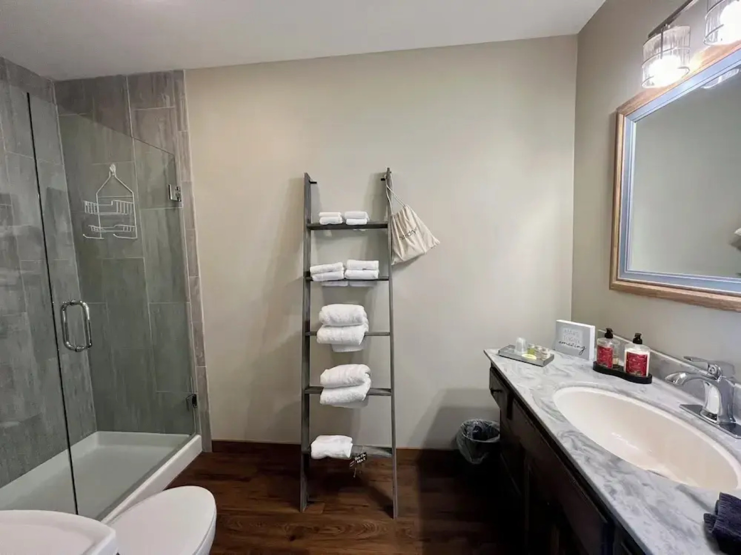 Walnut Waters Bed & Breakfast