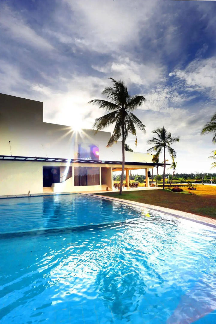 Avenra Gangaara Hotel