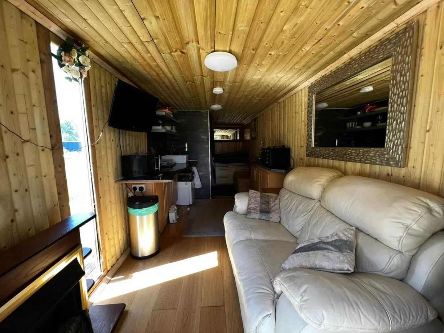 The Caduceus - Private Cabins