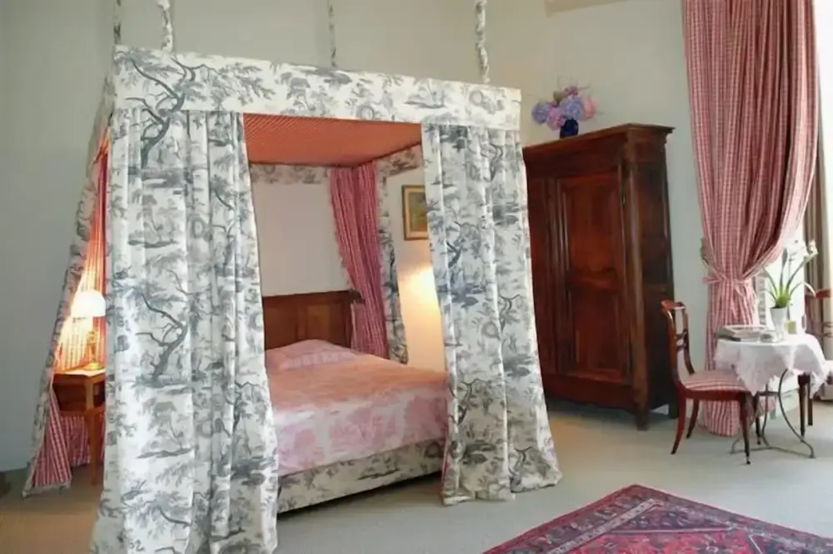 Château Royal de Saint Saturnin