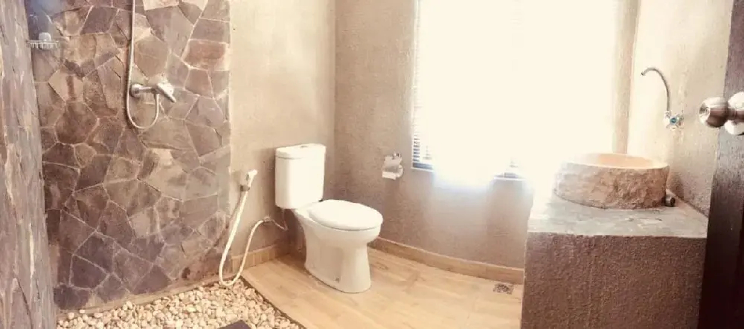 Temuku Keramas Beach Suite