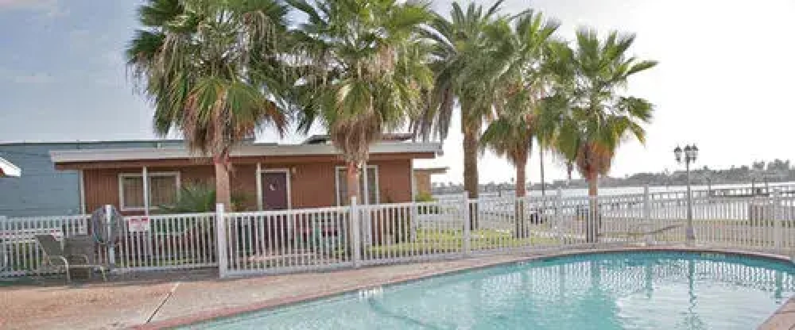 Magic Sun Tan Motel