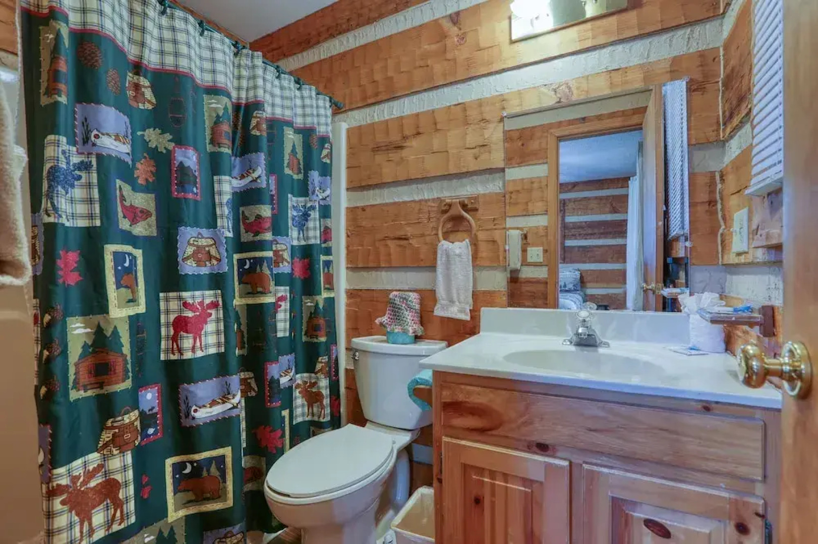 Creekside Memories - 2 Bedrooms, 2 Baths, Sleeps 6 Cabin by RedAwning