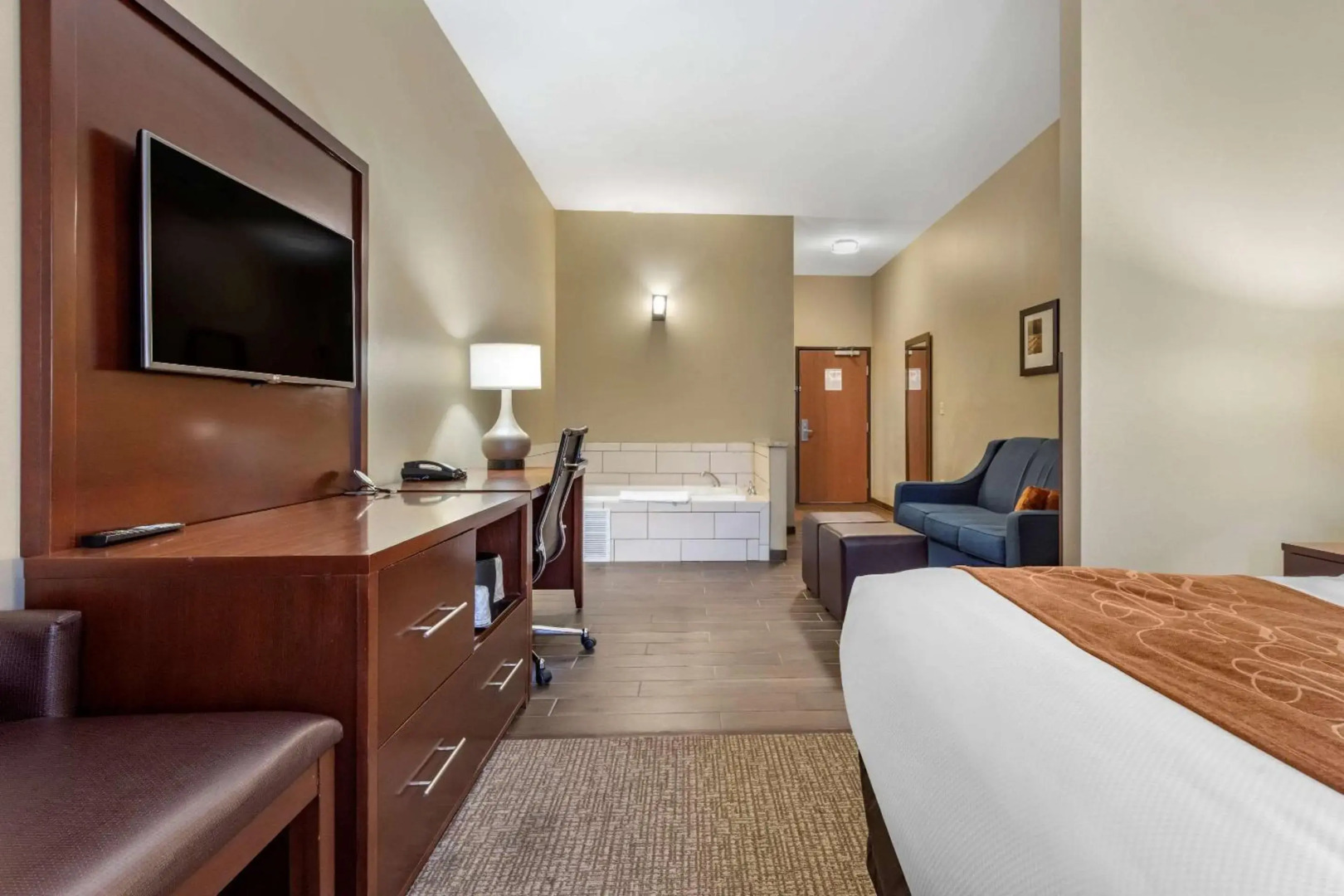 Comfort Suites Bridgeport - Clarksburg